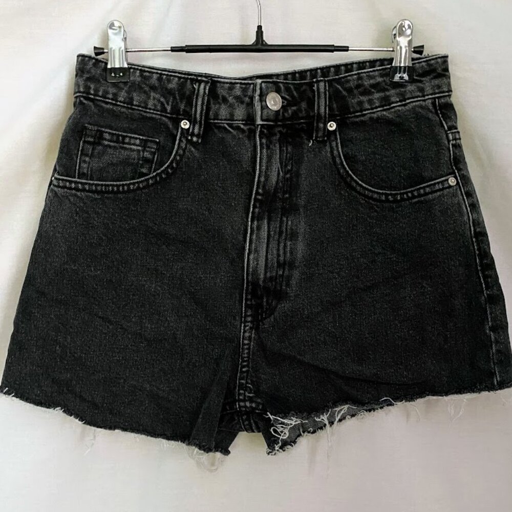 Zara High-waisted Cut-off Black Denim Shorts Acid Wash Frayed Size 4